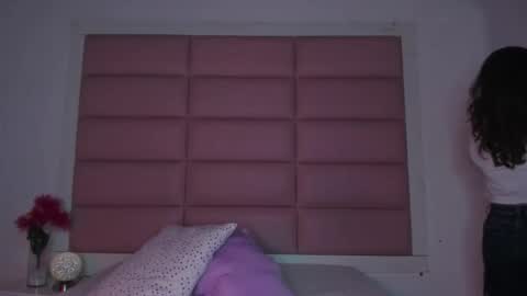 littlee_emma_ online show from January 7, 3:09 am