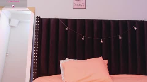 Snapshot of littleebonymommy chatting on September 24, 8:45 pm Tania online show from September 24, 8:45 pm