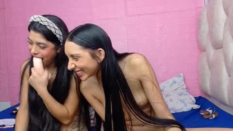 Snapshot of littlejennifer18 chatting on September 28, 6:02 pm Tip us ask our names online show from September 28, 6:02 pm