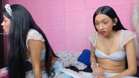 Snapshot of littlejennifer18 chatting on October 5, 5:44 pm Tip us ask our names online show from October 5, 5:44 pm