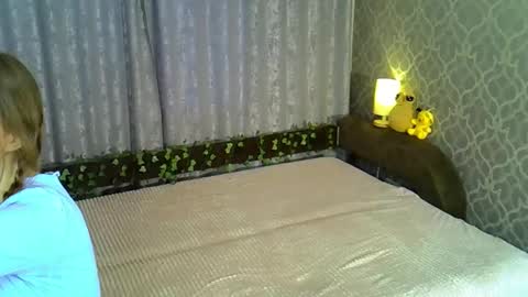 littlel1ss online show from October 19, 12:39 pm