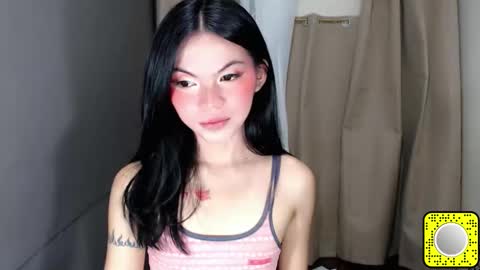 littlelace_ online show from February 24, 1:47 am