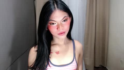 littlelace_ online show from March 2, 9:38 am