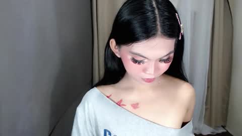 littlelace_ online show from May 15, 11:01 pm