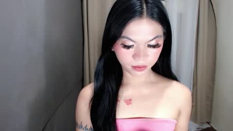 littlelace_ online show from May 24, 10:37 pm