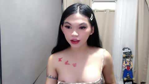 littlelace_ online show from July 5, 11:45 pm