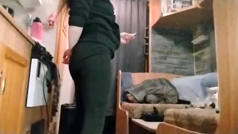 littleleo96 online show from March 14, 5:35 am