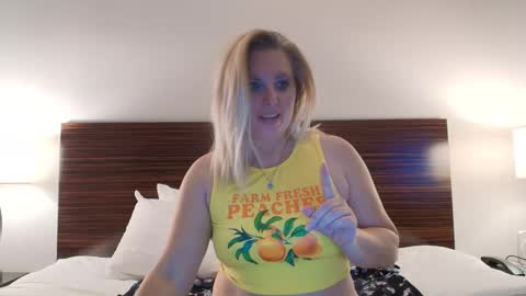 lisanixs online show from March 12, 2:50 am