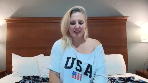 lisanixs online show from April 28, 2:27 am