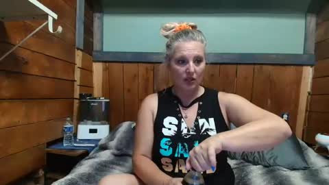 lisanixs online show from June 11, 7:12 pm