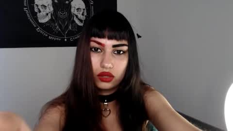 Snapshot of littleluciferrr chatting on November 9, 6:39 pm Lucifer online show from November 9, 6:39 pm