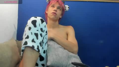 Snapshot of littlement23cm chatting on May 30, 3:58 am littlement23cm online show from May 30, 3:58 am