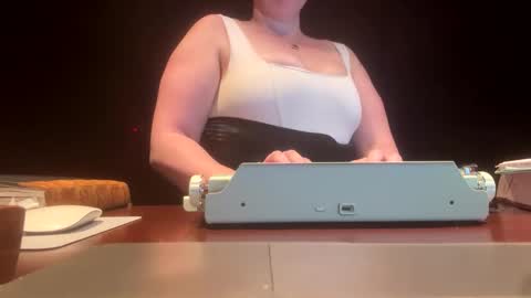 Snapshot of littlemissmee chatting on March 9, 7:34 am littlemissmee online show from March 9, 7:34 am