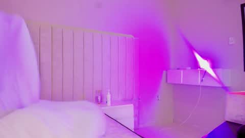 im olivia IG littleolivia01 online show from December 3, 12:36 pm