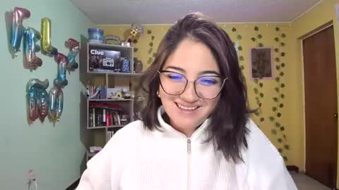 Snapshot of littleprety6969 chatting on December 2, 1:25 am Mia Wednesday to Sunday 730 am to 1030 am Colombian Hour D online show from December 2, 1:25 am