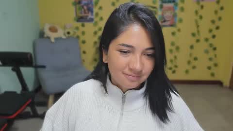 Snapshot of littleprety6969 chatting on December 15, 3:33 am Mia Wednesday to Sunday 730 am to 1030 am Colombian Hour D online show from December 15, 3:33 am