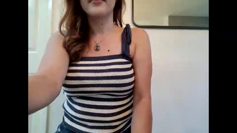 littlered_6969 online show from June 9, 9:59 pm
