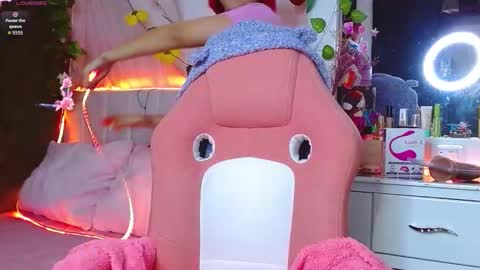 Snapshot of littlerouse_ chatting on November 6, 2:12 am Ruby Rouse online show from November 6, 2:12 am