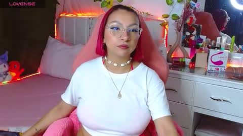 Snapshot of littlerouse_ chatting on November 23, 3:06 am Ruby Rouse online show from November 23, 3:06 am