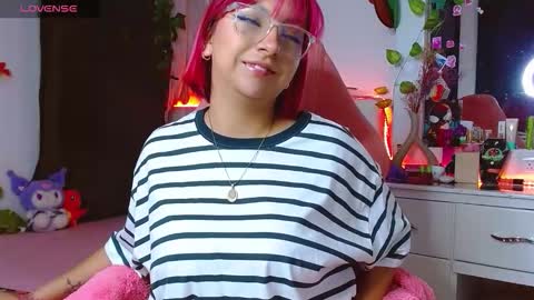 Snapshot of littlerouse_ chatting on November 24, 2:44 am Ruby Rouse online show from November 24, 2:44 am