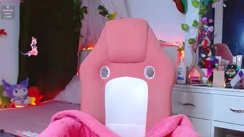 Snapshot of littlerouse_ chatting on November 25, 3:28 am Ruby Rouse online show from November 25, 3:28 am