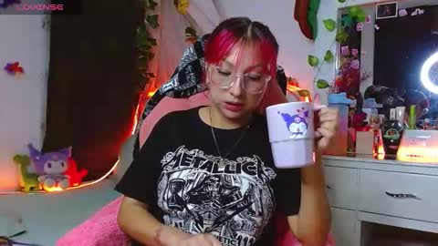 Snapshot of littlerouse_ chatting on December 3, 11:14 pm Ruby Rouse online show from December 3, 11:14 pm