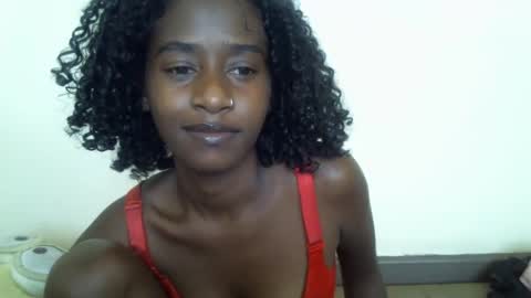 Snapshot of littlesandie chatting on January 8, 9:21 am littlesandie online show from January 8, 9:21 am