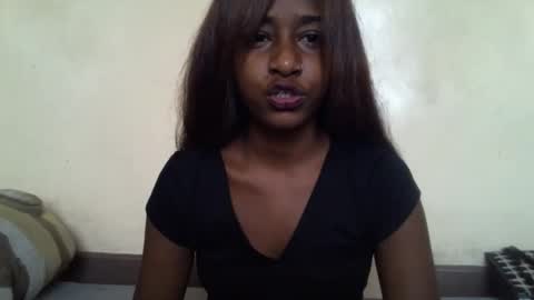 Snapshot of littlesandie chatting on October 1, 7:03 am littlesandie online show from October 1, 7:03 am