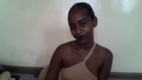 Snapshot of littlesandie chatting on October 25, 5:26 am littlesandie online show from October 25, 5:26 am