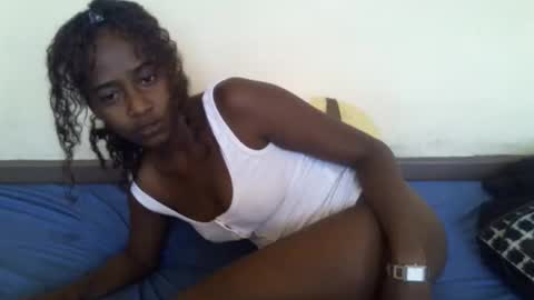 Snapshot of littlesandie chatting on November 7, 6:24 am littlesandie online show from November 7, 6:24 am