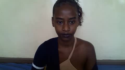 Snapshot of littlesandie chatting on November 10, 5:28 am littlesandie online show from November 10, 5:28 am