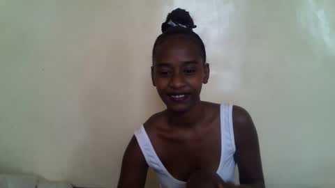 Snapshot of littlesandie chatting on November 12, 6:03 am littlesandie online show from November 12, 6:03 am