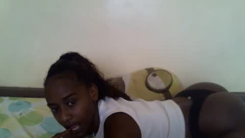 Snapshot of littlesandie chatting on December 4, 6:12 am littlesandie online show from December 4, 6:12 am