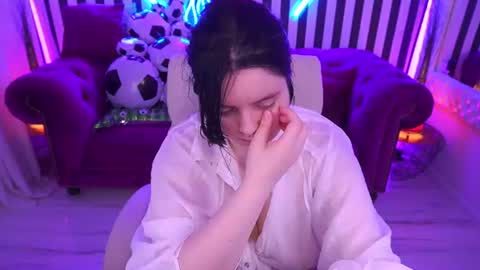 Snapshot of littleshyy chatting on July 7, 12:31 pm Masha online show from July 7, 12:31 pm
