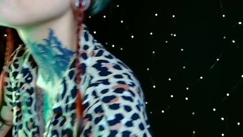 Niki  free tg channel with some photos gifs and info about streams  online show from December 24, 9:44 pm