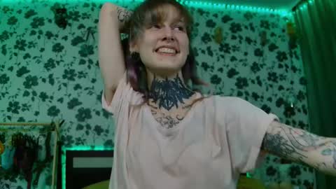 Niki  free tg channel with some photos gifs and info about streams  online show from September 21, 10:11 pm