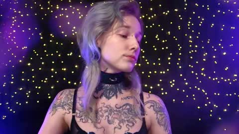 Niki  free tg channel with some photos gifs and info about streams  online show from February 11, 2:55 pm