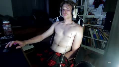 littleswitchb online show from July 14, 5:12 am