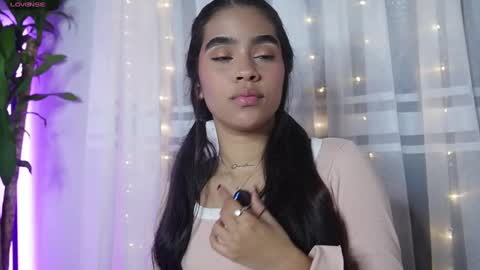 littletammy_ online show from October 2, 1:40 pm