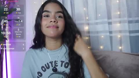 littletammy_ online show from October 3, 1:52 pm