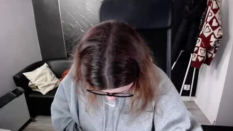 Snapshot of littleviki_ chatting on December 5, 9:51 am Viki online show from December 5, 9:51 am