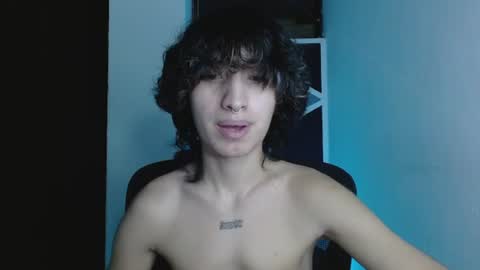 Snapshot of littlextrem chatting on June 17, 1:52 am Eros online show from June 17, 1:52 am