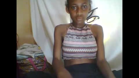 Snapshot of littleyanah chatting on September 22, 1:07 am yanah online show from September 22, 1:07 am