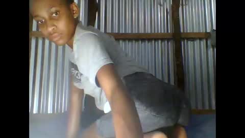 Snapshot of littleyanah chatting on October 24, 8:05 pm yanah online show from October 24, 8:05 pm