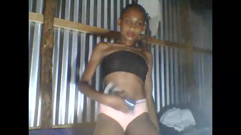 Snapshot of littleyanah chatting on November 22, 3:00 pm yanah online show from November 22, 3:00 pm