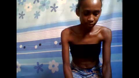 Snapshot of littleyanah chatting on November 24, 10:37 am yanah online show from November 24, 10:37 am