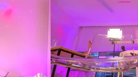 Snapshot of live_sherry chatting on October 14, 8:31 pm angel eyees online show from October 14, 8:31 pm