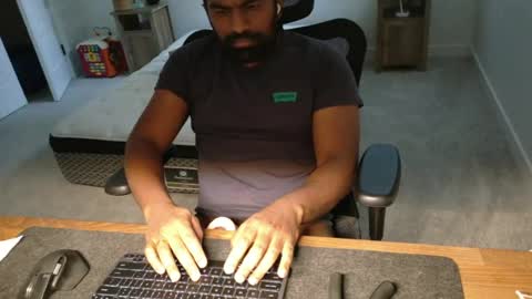 livetribber online show from June 14, 1:02 pm
