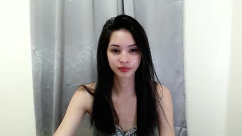 Snapshot of liviacum_ chatting on November 22, 3:33 pm Lvia online show from November 22, 3:33 pm