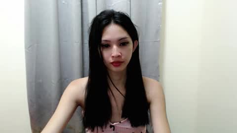 Snapshot of liviacum_ chatting on November 27, 3:25 pm Lvia online show from November 27, 3:25 pm